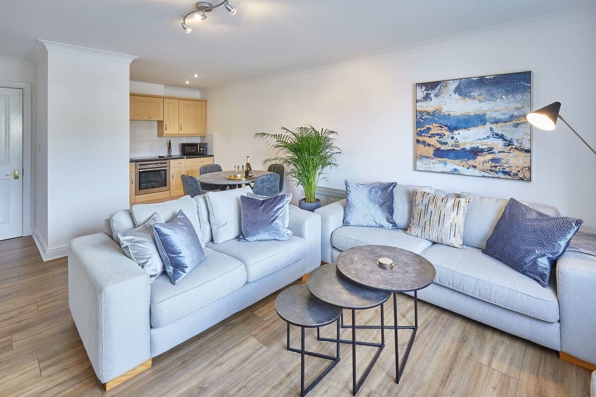Freshwater View, Whitby - Host & Stay