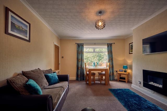 Tulip Cottage, Belford - Host & Stay