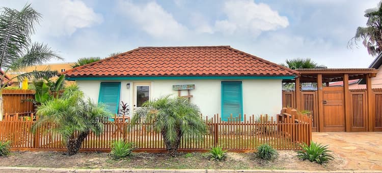 Exterior (Front)