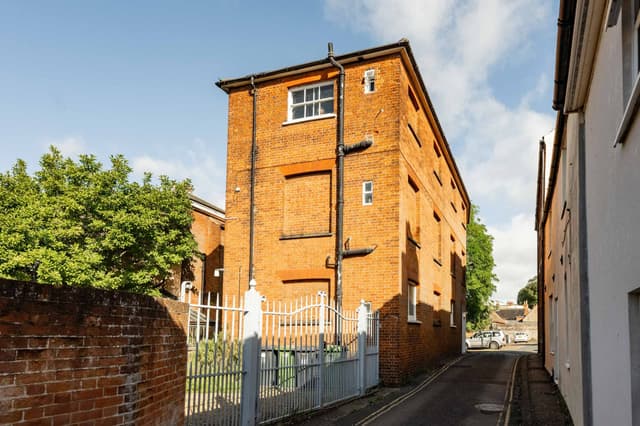 Manor View, Fakenham - Host & Stay 