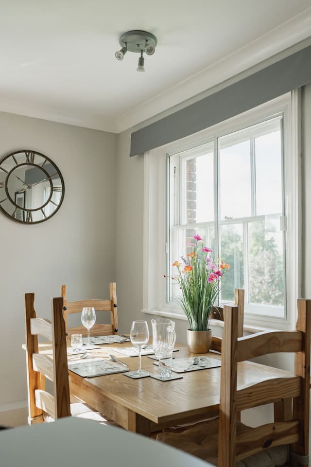 Manor View, Fakenham - Host & Stay 