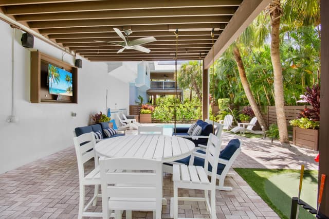 Outdoor Dining Area
