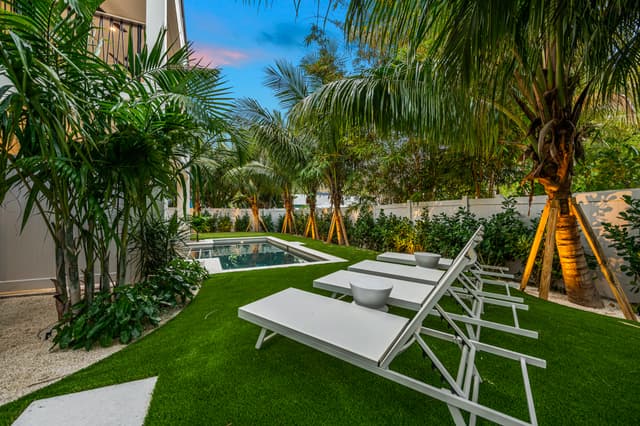 Poolside Loungers