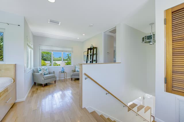 Den, Second Floor