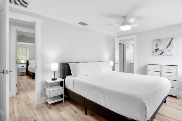 Second Bedroom - King