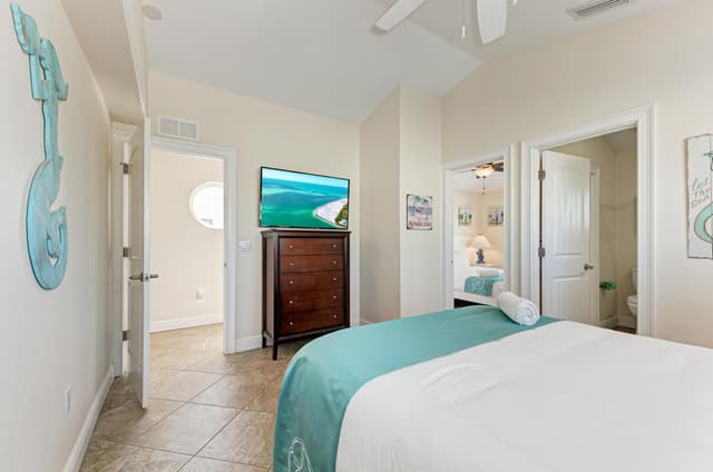 Bedroom - Anna Maria Island Locals