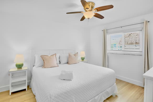Second Bedroom, King
