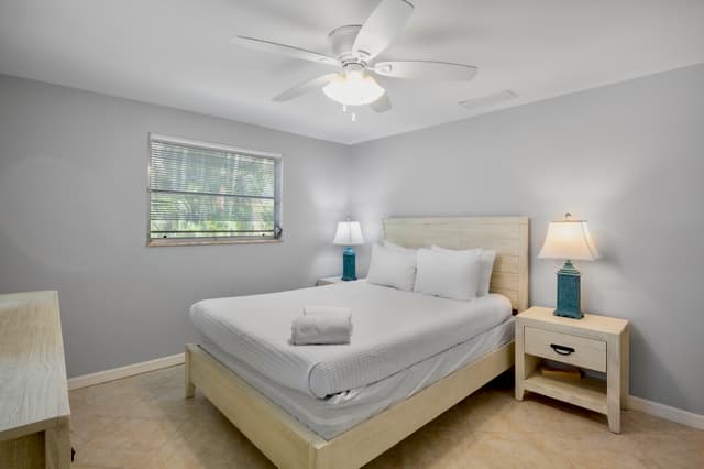 Second Bedroom - Queen