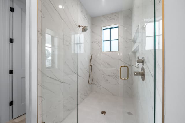 Primary Bathroom, Ensuite
