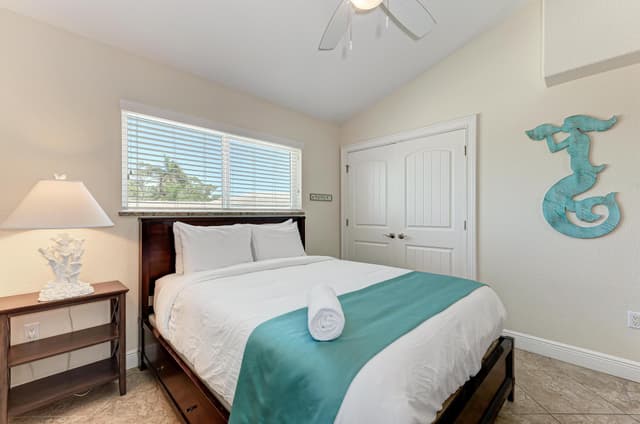 Bedroom - Anna Maria Island Locals