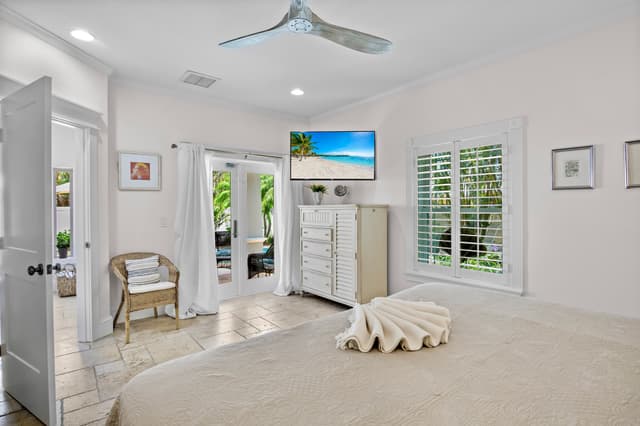 Second Bedroom, King
