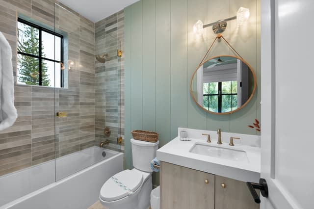 Second Bathroom, Ensuite