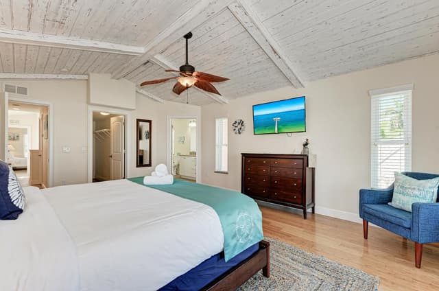 Bedroom - Anna Maria Island Locals