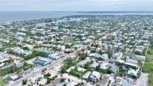Gulf Shore Cottage by Anna Maria Island Accommodations