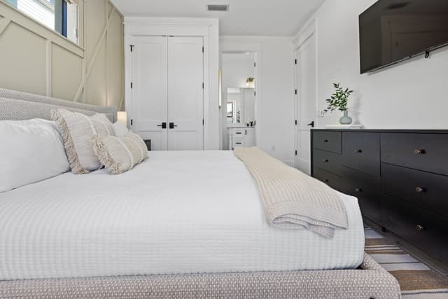 Third Bedroom, King