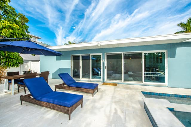 Poolside Loungers