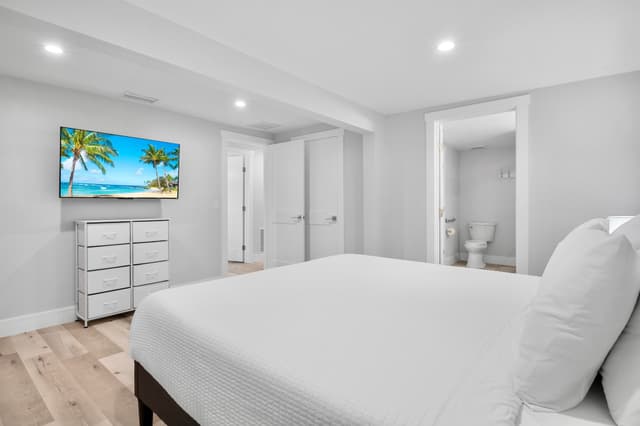 Primary Bedroom - King