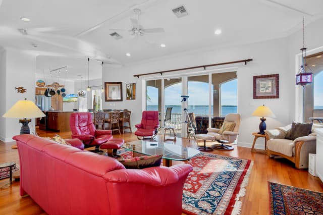 White Pelican House by Anna Maria Island Accommodations