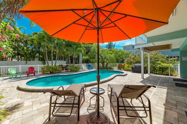 Backyard Lounge Chairs