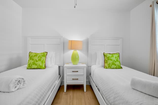 Third Bedroom, Two Twins