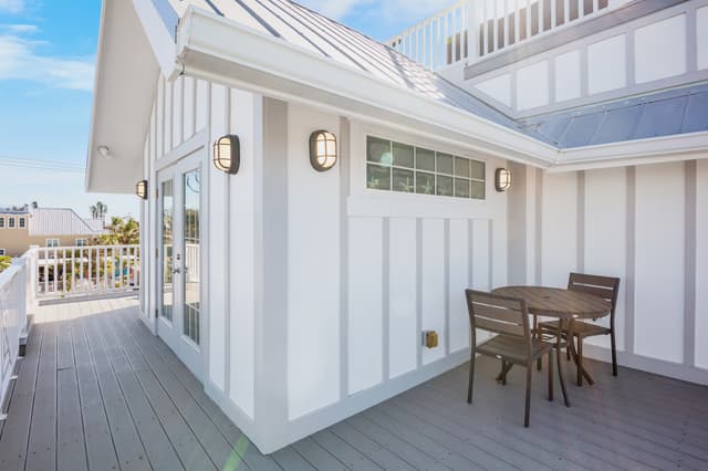 Front Balcony - Dining Area