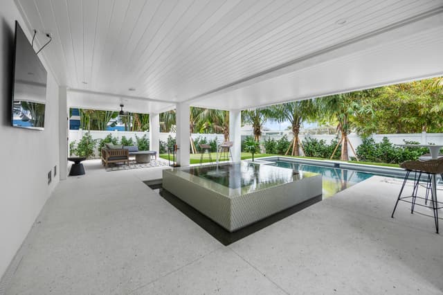 Private Pool and Spa
