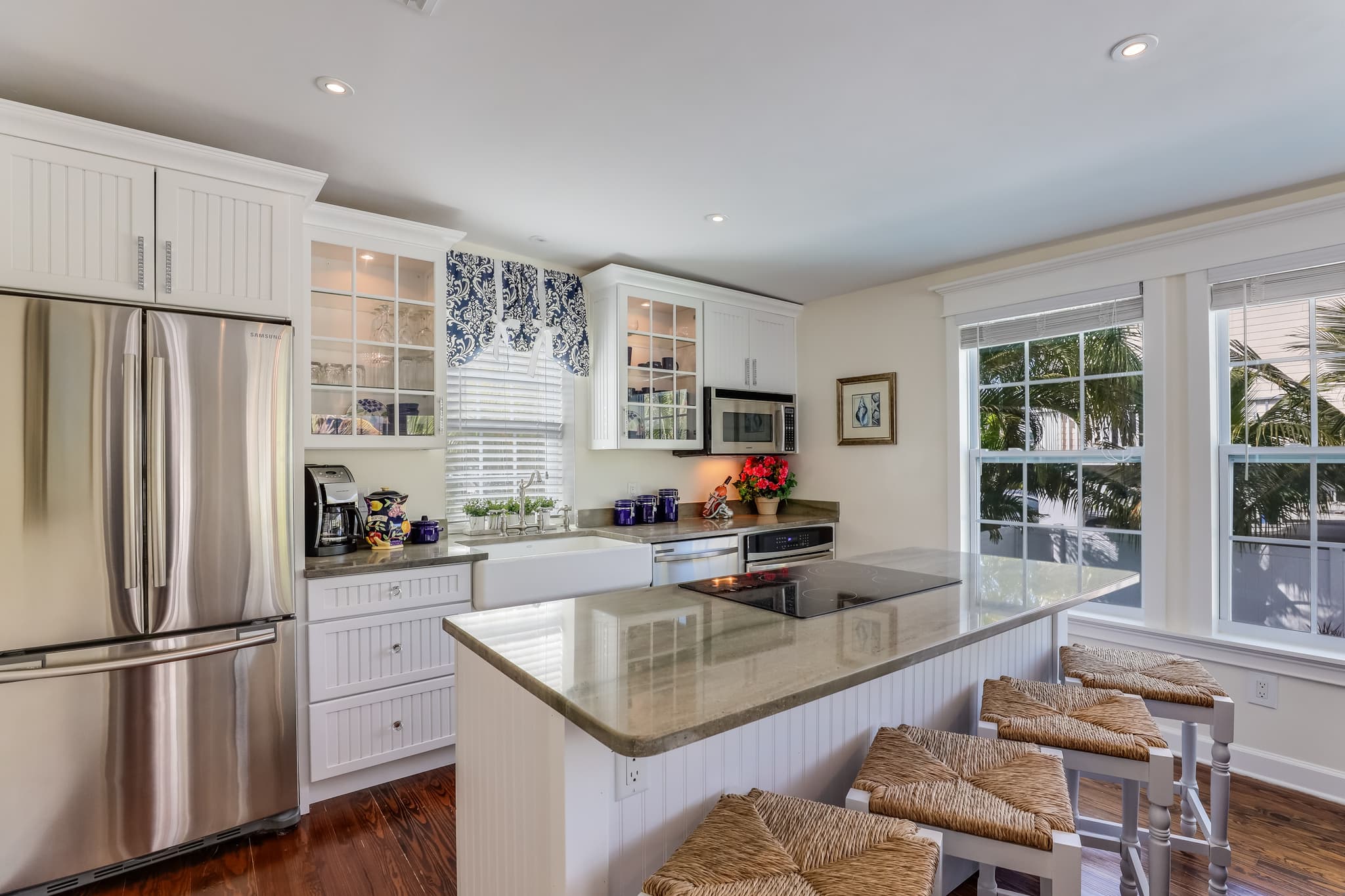 Seaside Manor — photo 4