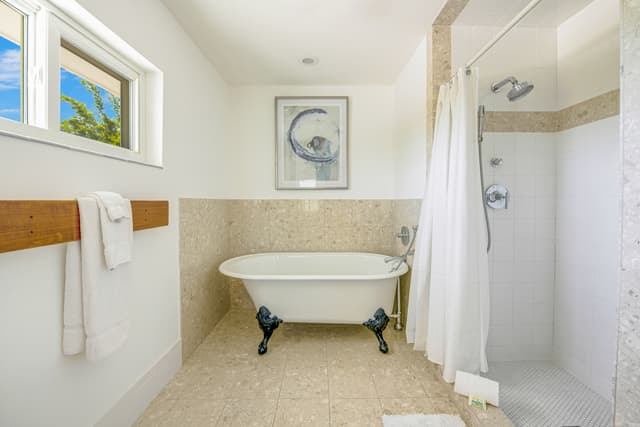 Primary Bathroom, Ensuite