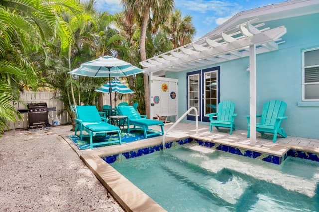 Poolside Lounge Chairs