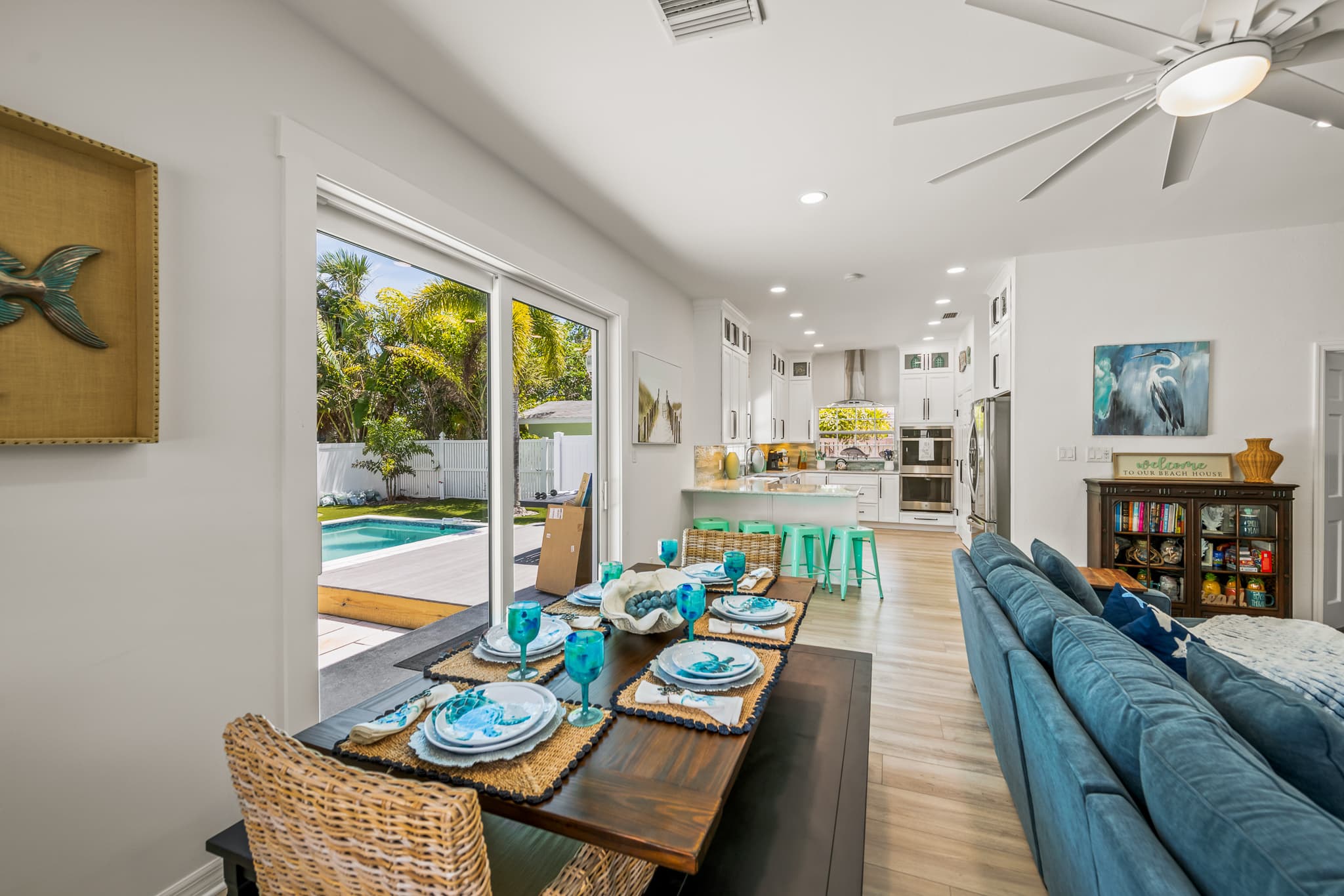 A Charming Beach Cottage on Elm — photo 8