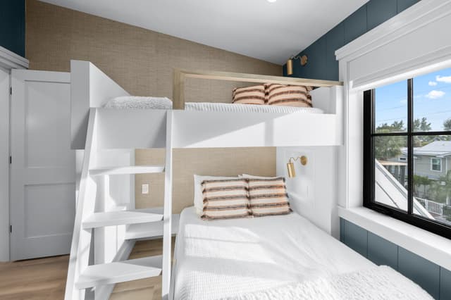 Fifth Bedroom, Twin/Full Bunk