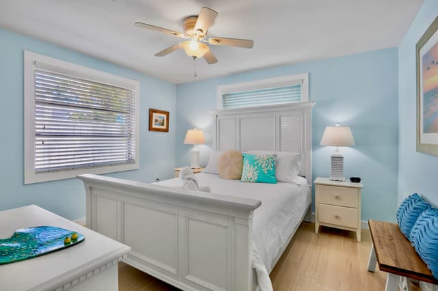 Second Bedroom - Queen