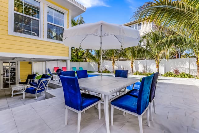 Outdoor Dining for 6