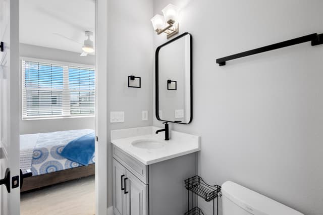 Second Bathroom, Jack and Jill