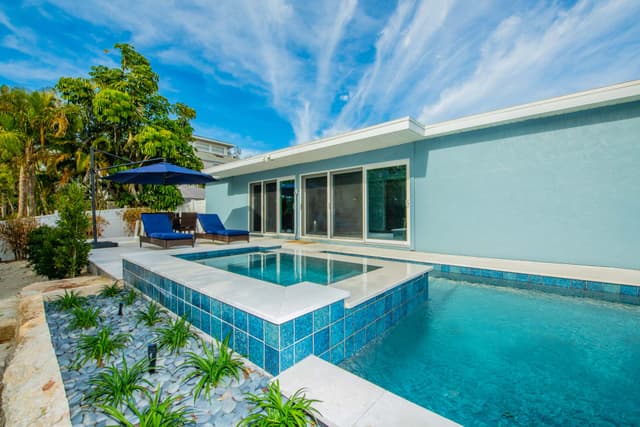 Private Pool and Spa