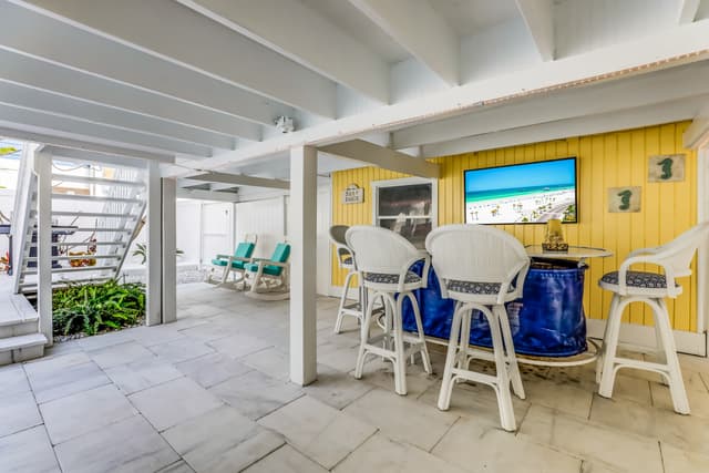 Private Outdoor Lounge