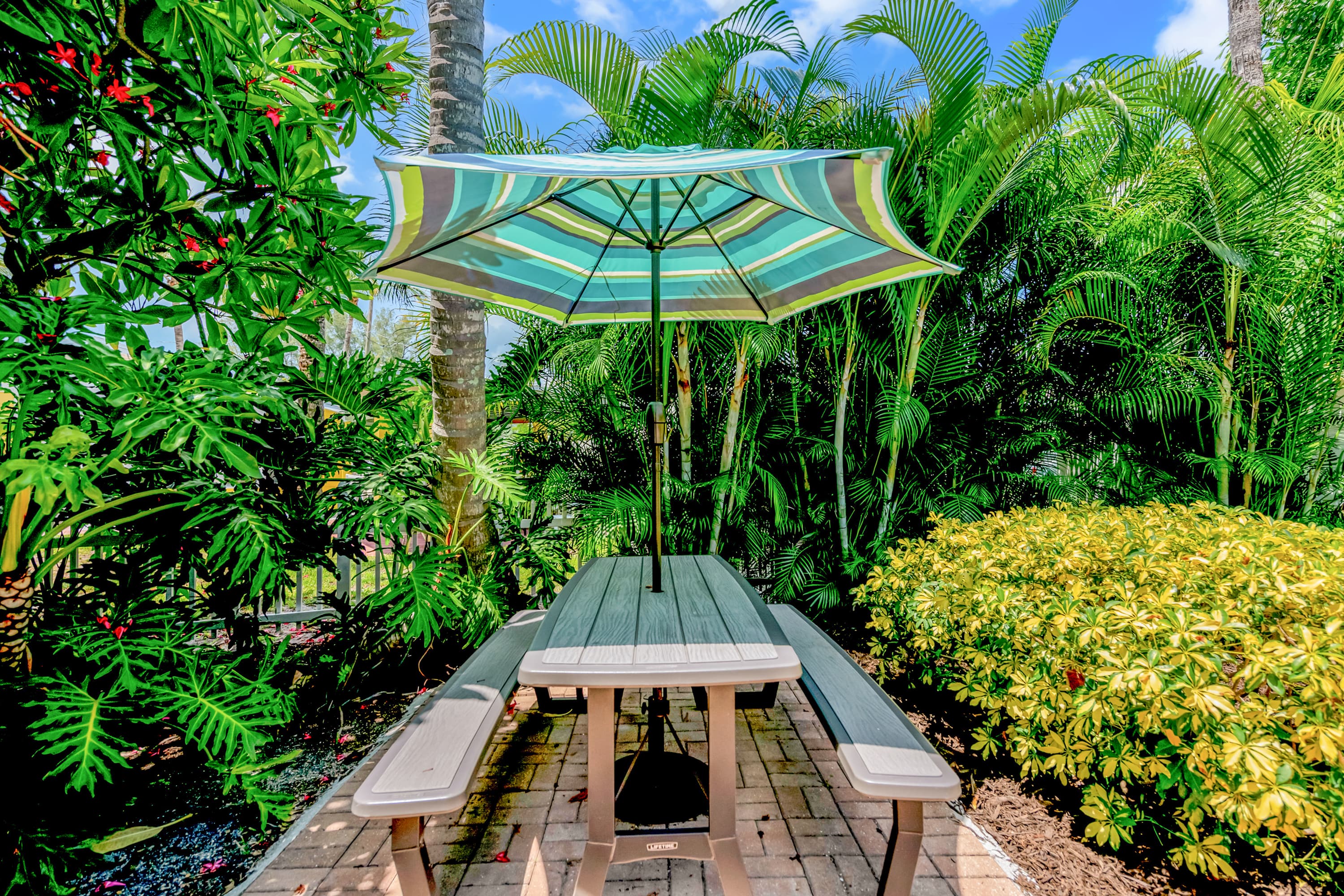 Coastal Hideaway — photo 3
