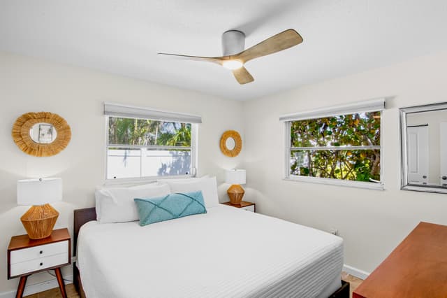 Second Bedroom, King