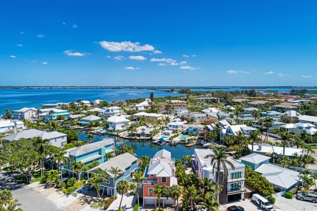 High view of the location - Anna Maria Island Locals