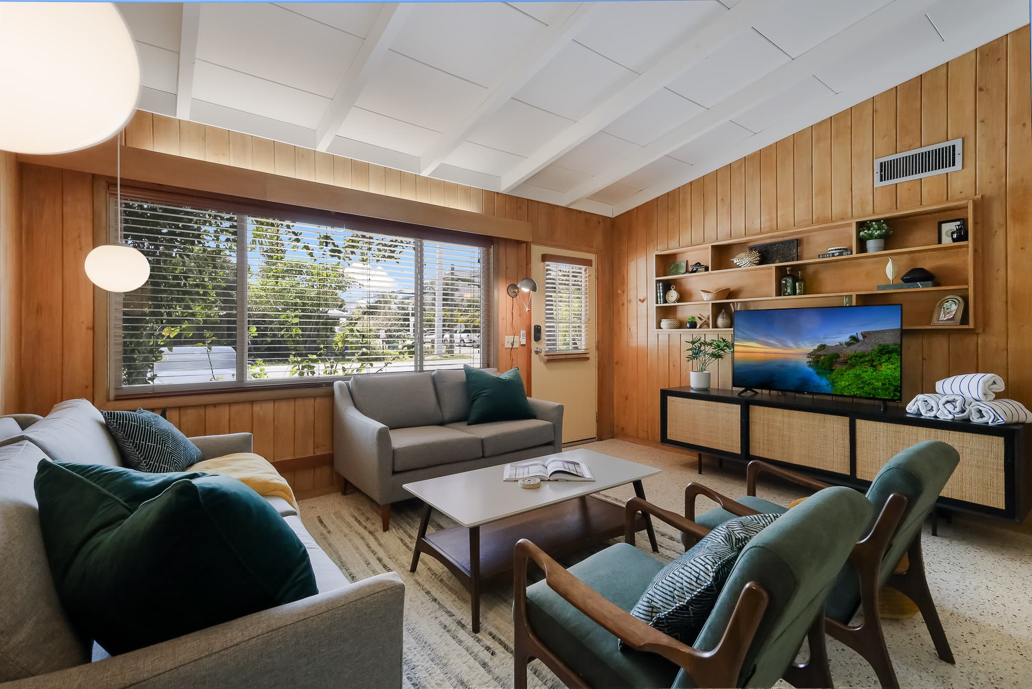 Bo's Beach Bungalow — photo 6