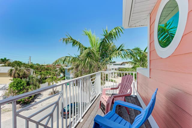Rooftop Balcony - Anna Maria Island Locals