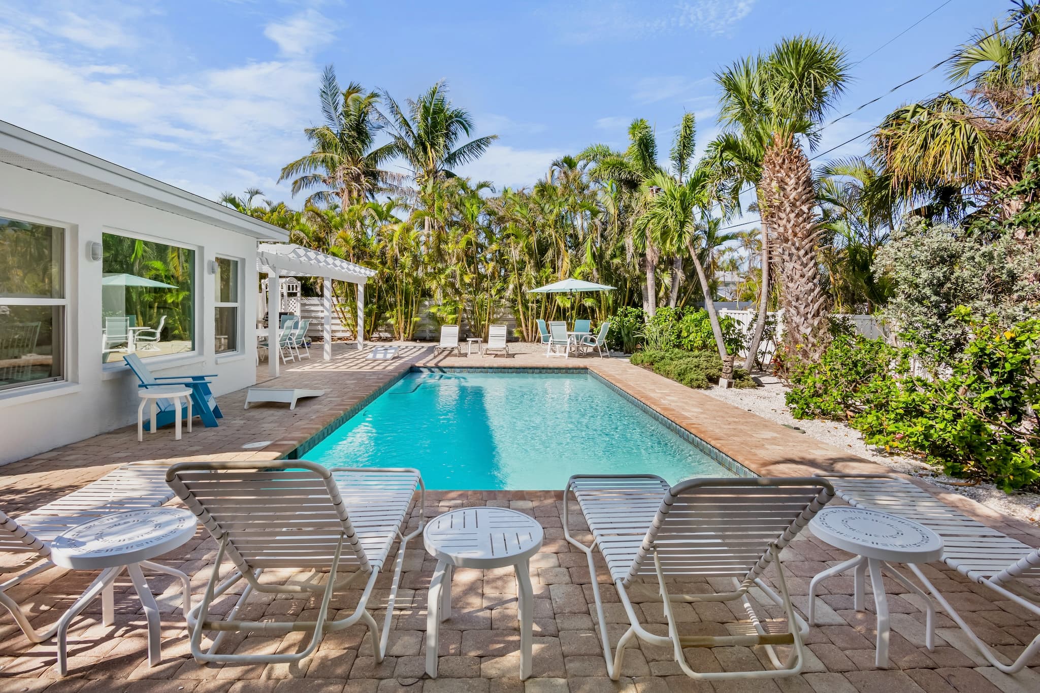 Pink Palm Bungalow — photo 2