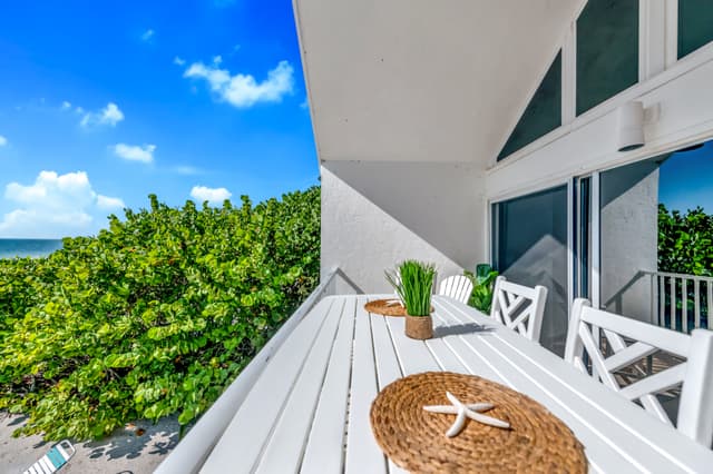 Balcony Dining Area