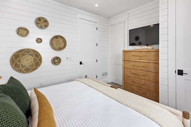 Primary Bedroom, King