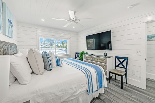 Primary Bedroom - King