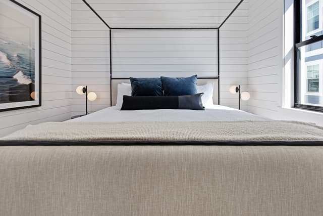 Second Bedroom, King