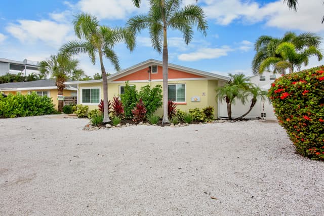 Turtle Trax by Anna Maria Island Accommodations