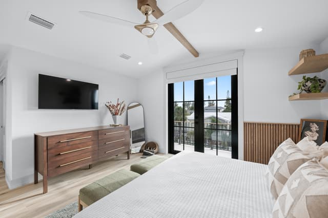 Third Bedroom, King