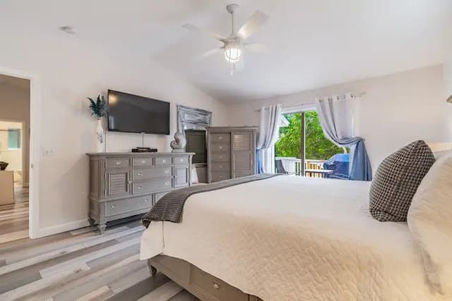 Primary Bedroom- King