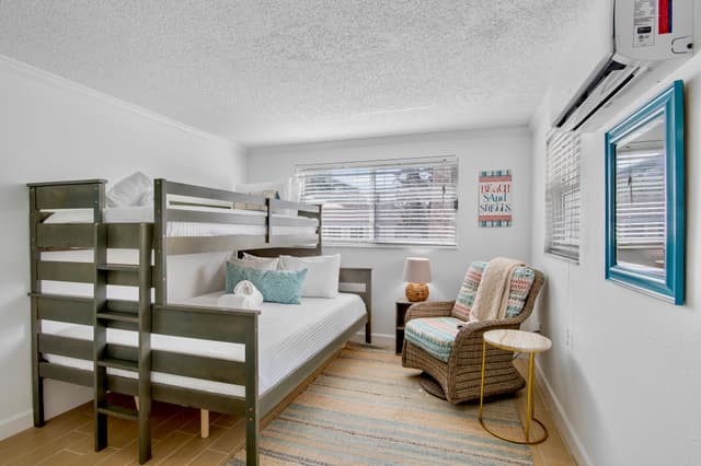 Third Bedroom, Twin/Queen Bunk